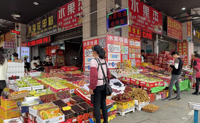 广西最大水果批发市场：果品货源足水果放心吃
