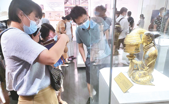 河北汉代王室文物展在南宁博物馆开展